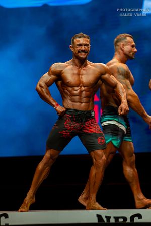 MEN'S PHYSIQUE 174